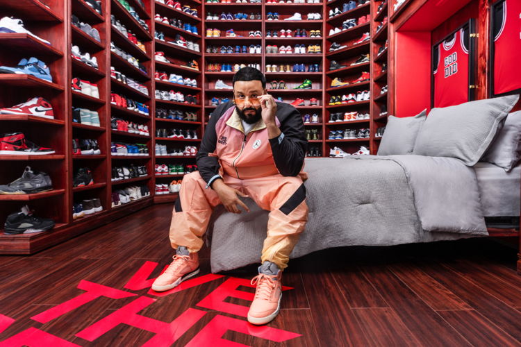 El legendario armario de sneakers de DJ Khaled en Airbnb
