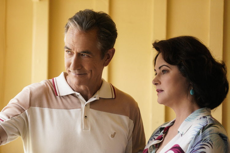 Henry Fisher (David Strathairn) en Mary Fisher (Joanna Going)