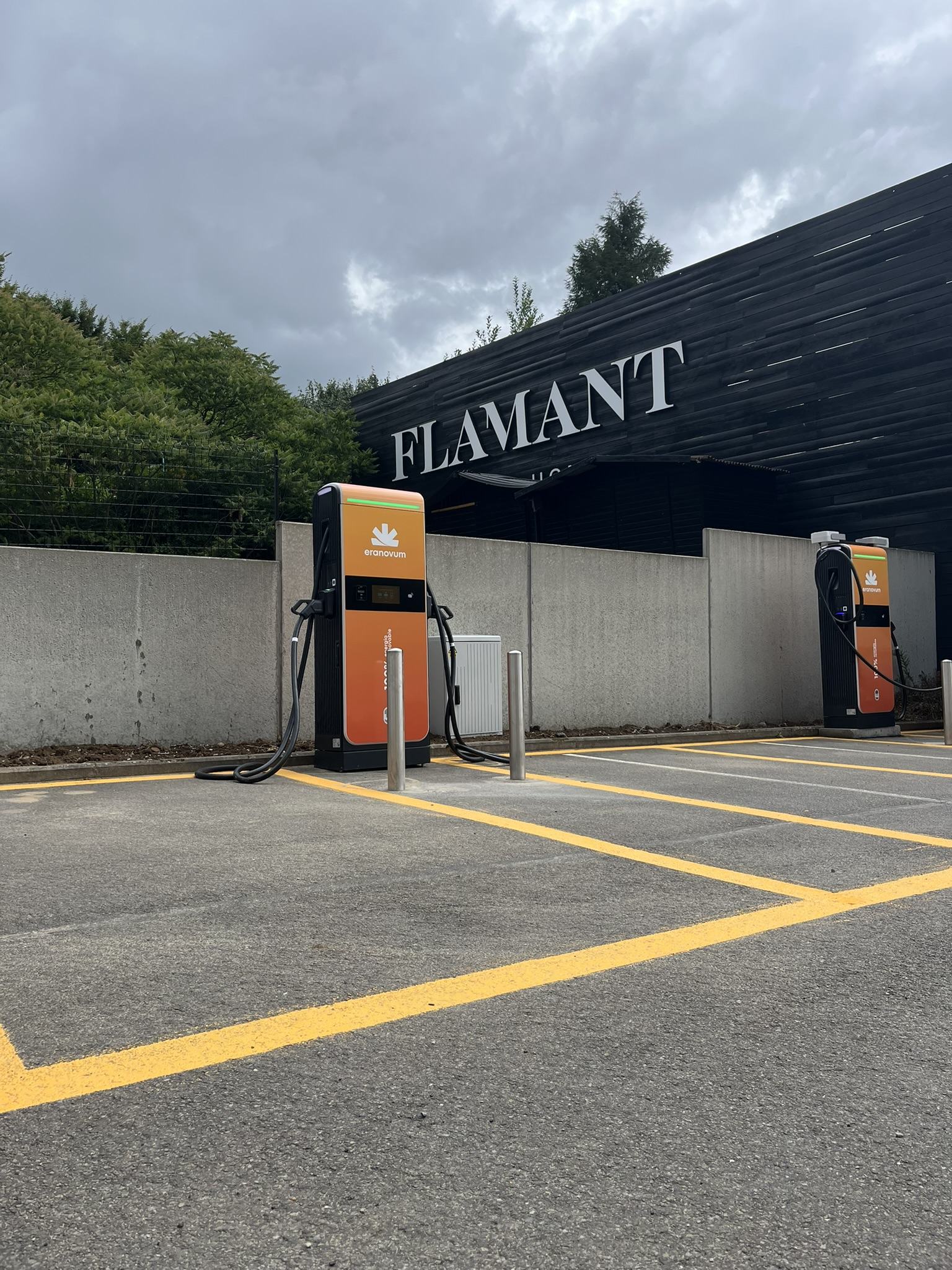 Eranovum opent vier nieuwe snellaadstations bij Flamant in Sint-Genesius-Rode