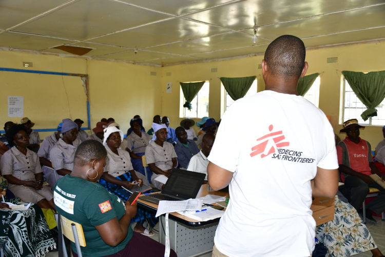 HP and RCCE training Village health workers on how to manage cholera patients in the community. Location: Zimbabwe | Date: 2023 | Photographer: MSF