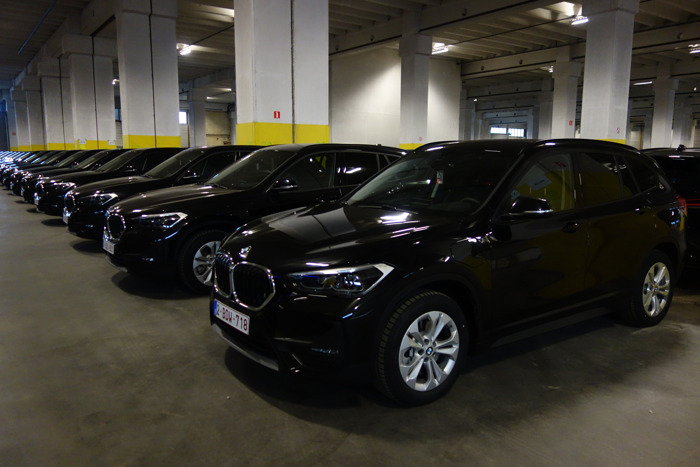 In de transitie naar duurzame mobiliteit gaat PwC voor grootste vloot van hybride BMW's in de Belux