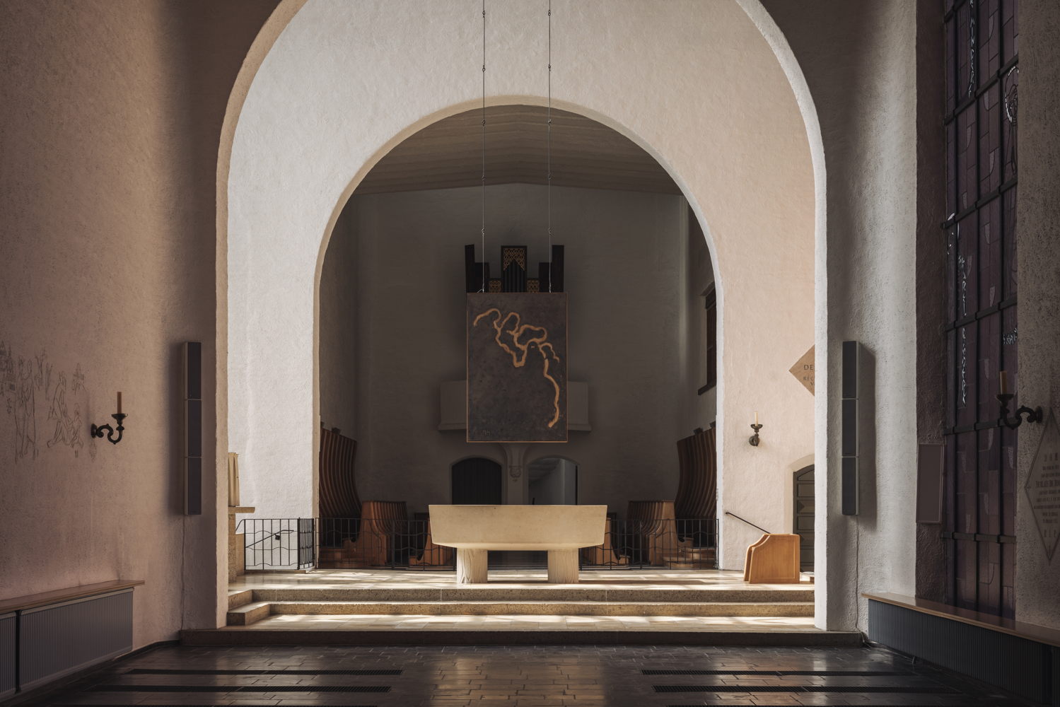Chidy Wayne, Grège Gallery at Chateau de Male. Photo Tijs Vervecken