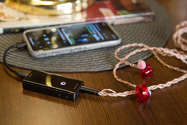 The EarMen Colibri – a portable headphone amp for your phone