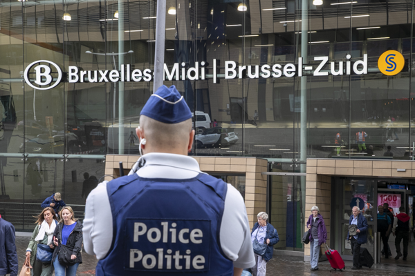 Brussels Midi station to get permanent police presence and alcohol ban
