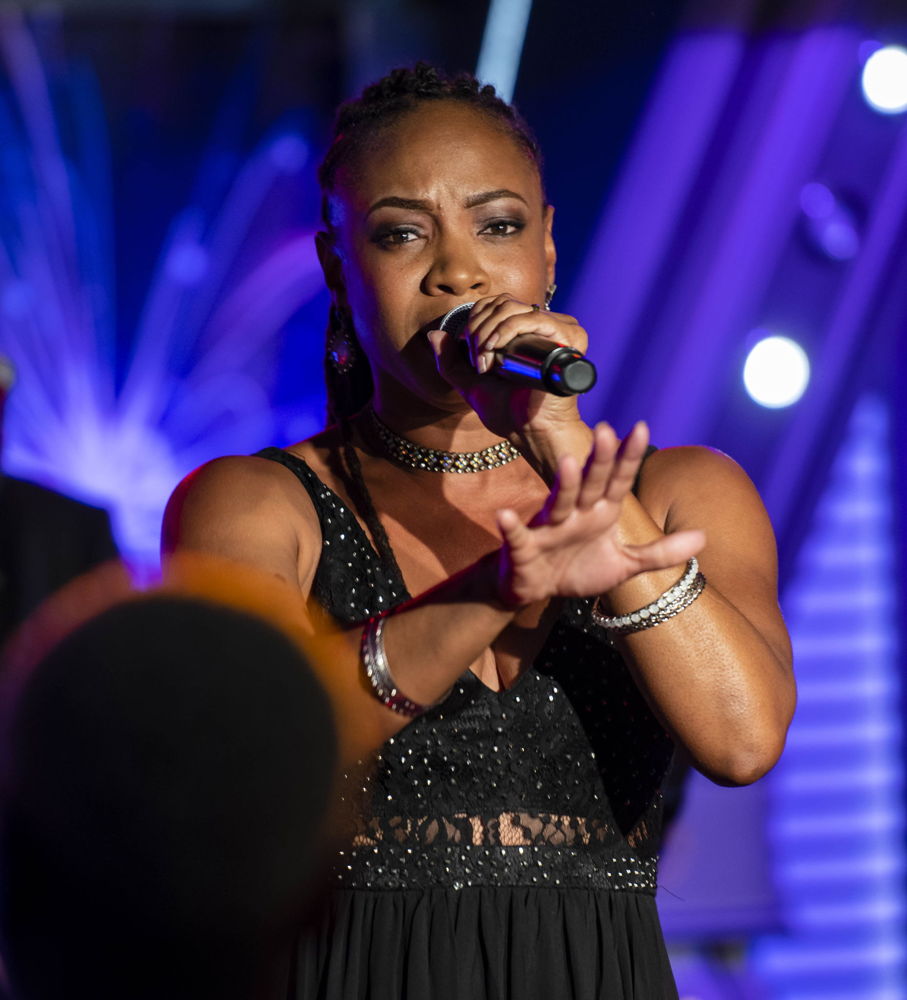 Michele HENDERSON (Dominique)
