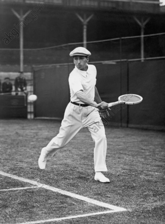 AKG3955715 - René Lacoste at Wimbledon, 18 June 1933