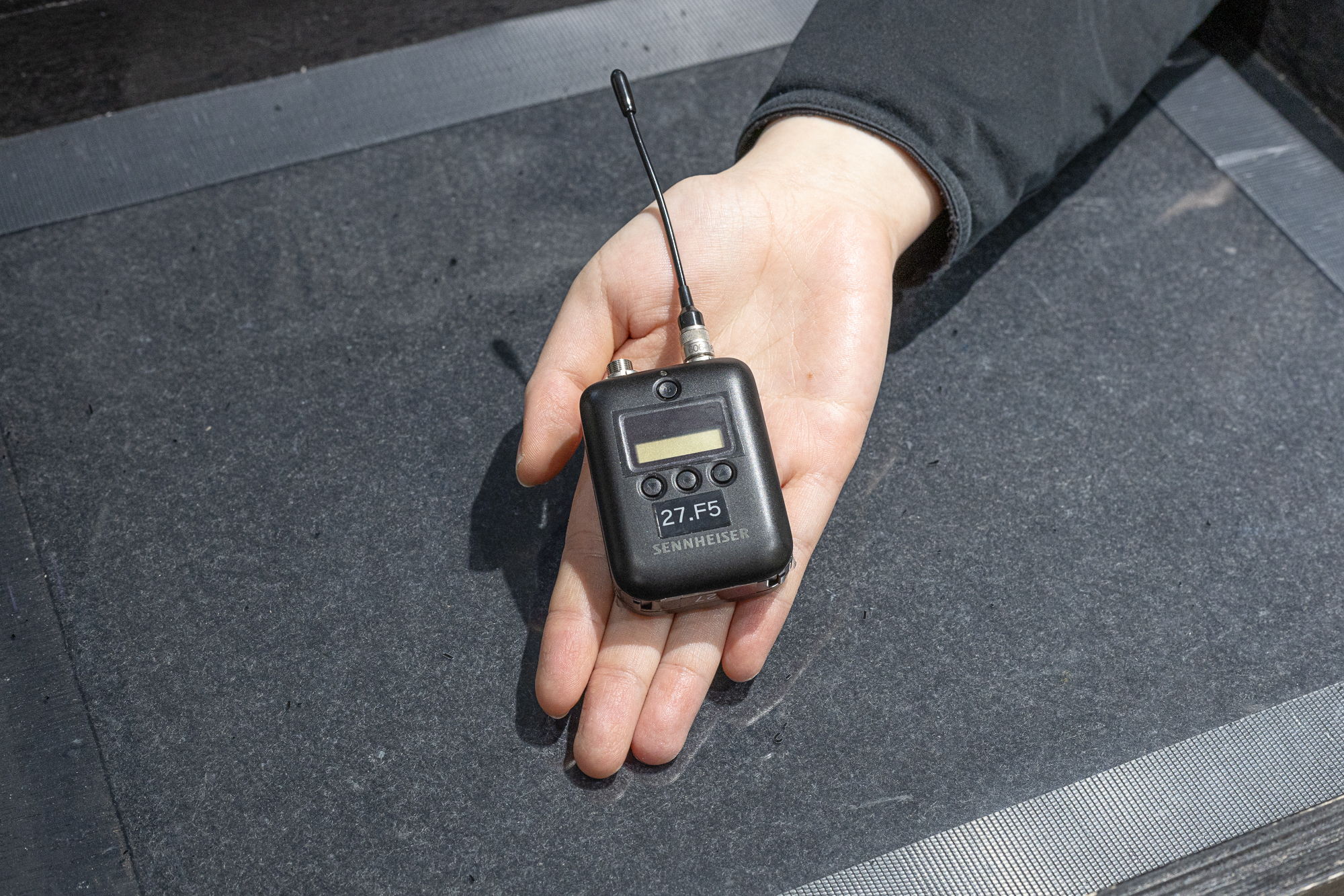 The SK 6212 mini-bodypack transmitter is small and lightweight, and therefore easy to hide