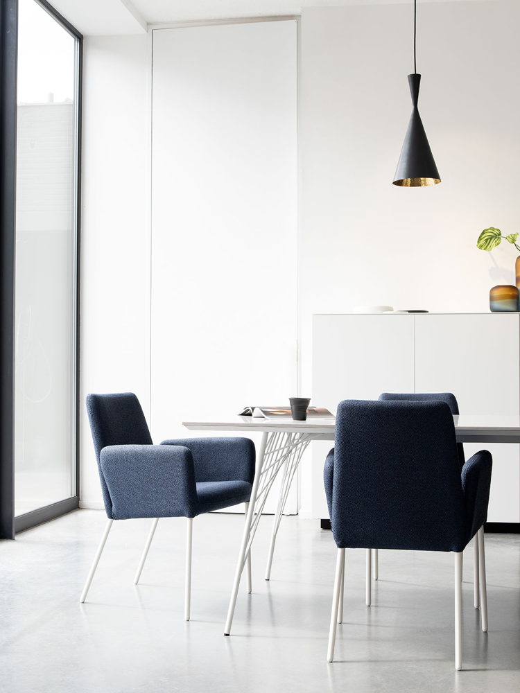 RecorHome FW19_Vienna_table_from €2954_Astana_chair_from_€313