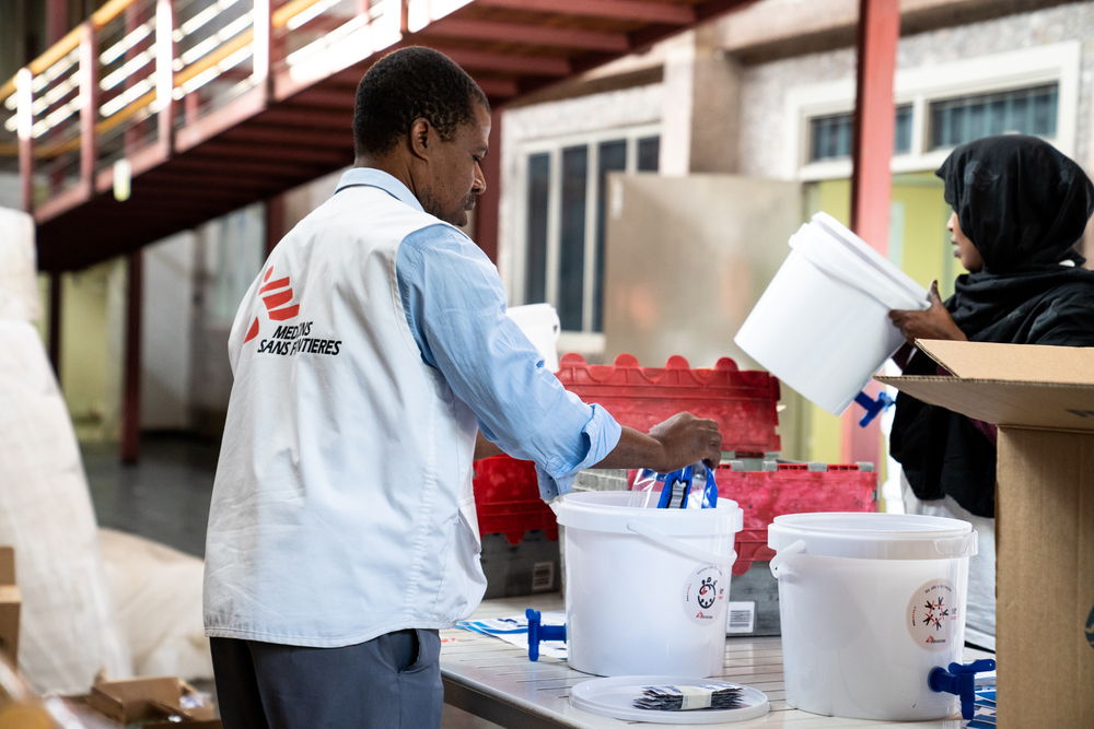 MSF cholera hygiene kits distributed in the community of Kanana in Hammanskraal, South Africa, comprise ten oral rehydration solution tablets, five soap bars, 120 Aquatabs (enough to kill micro-organisms in up to 40 litres of water a day for a month), one 10 litre bucket and one jerrycan for potable water storage. Photographer: Bafana Ngwenya | Location: Hammanskraal | 30/05/2023