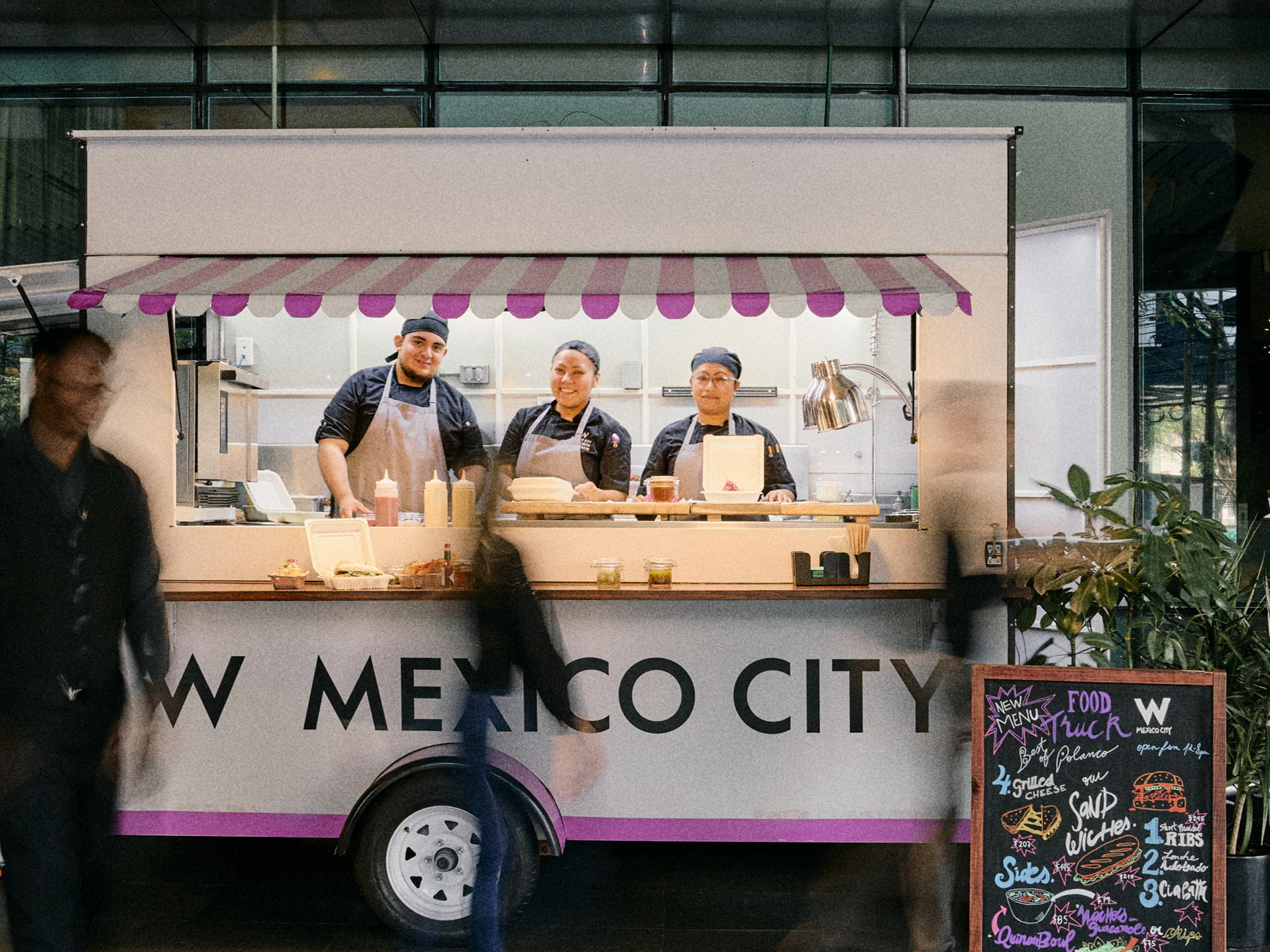 Descubre todo lo que tienes que probar en el food truck de Polanco con las recetas favoritas de comfort food  