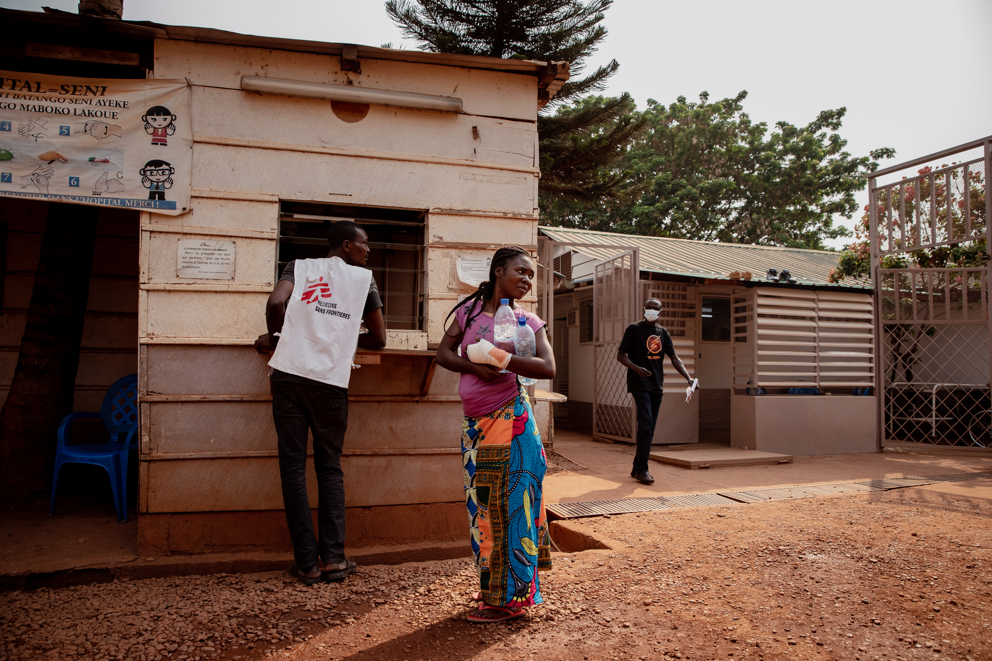República Centroafricana: los continuos ataques contra la atención médica exponen a la población a enfermedades y muerte