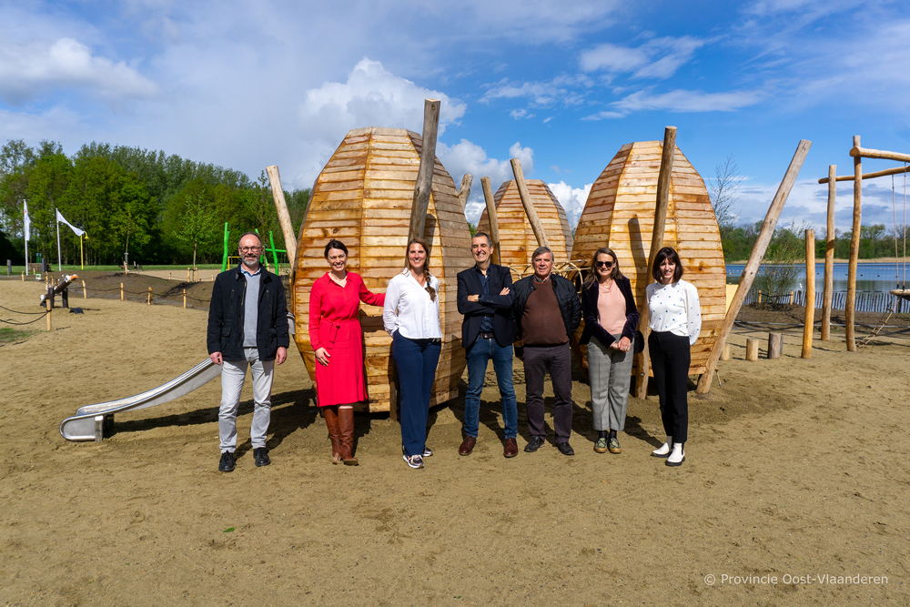 Gert De Mulder (domein Nieuwdonk), gedeputeerde An Vervliet, Bianca Daelewijn (adjunct-domeinbeheerder Nieuwdonk), Peter Cornelis (directeur directie Recreatiedomeinen), Luc Taragola (domein NIeuwdonk), Mia Versijpt (diensthoofd Patrimonium), Sofie Van Moeffaert (domeinbeheerder Nieuwdonk)