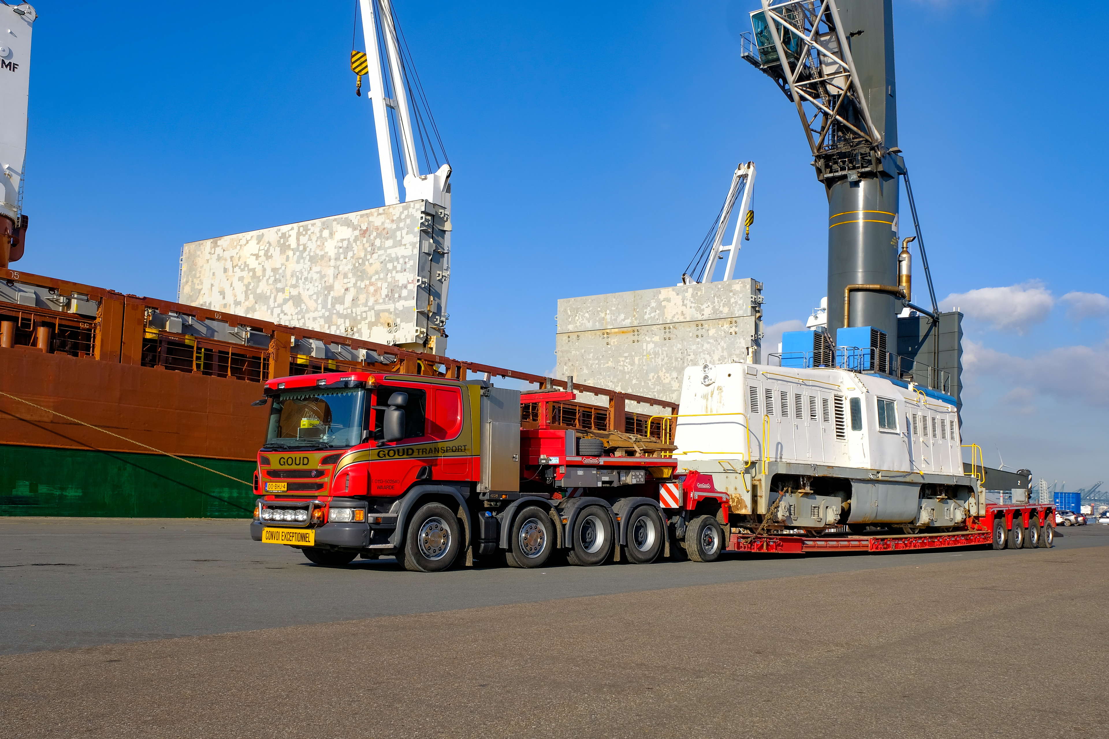 Goud Transport transporteert historische Whitcomb locomotief voor SGB museum