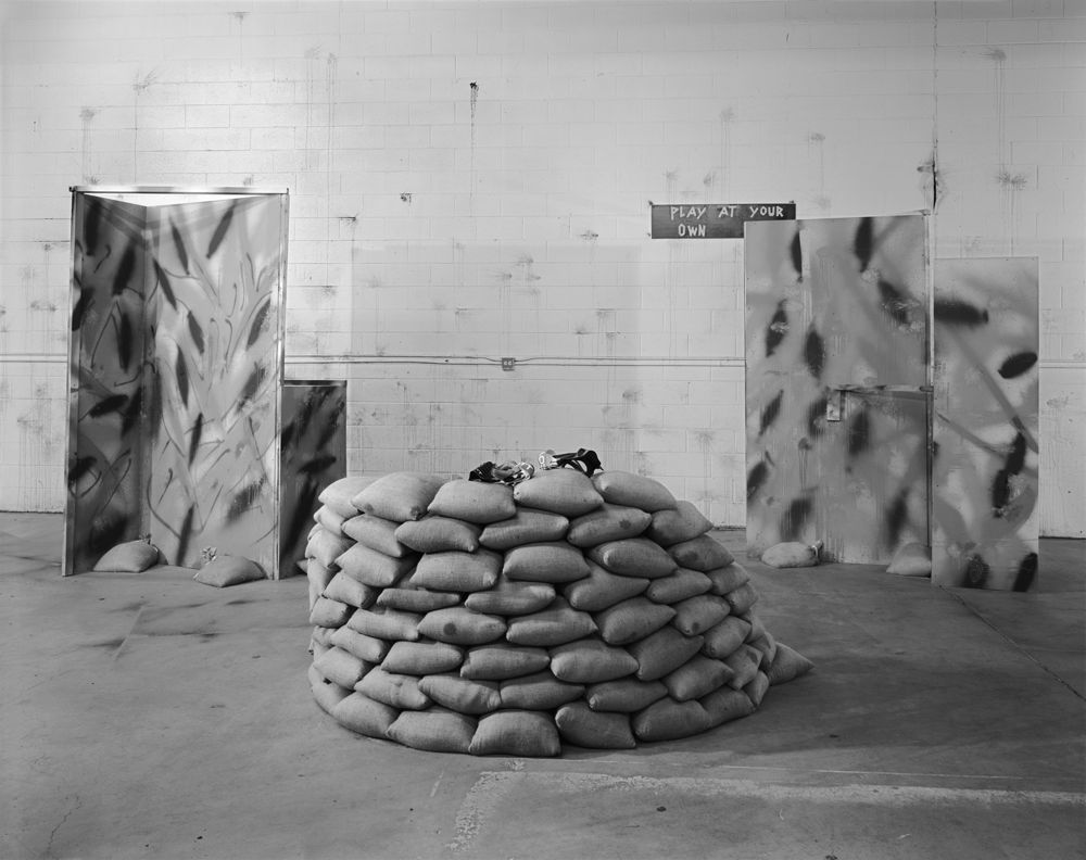 Untitled, War Game, 1988 © Lynne Cohen, Collection FOMU 