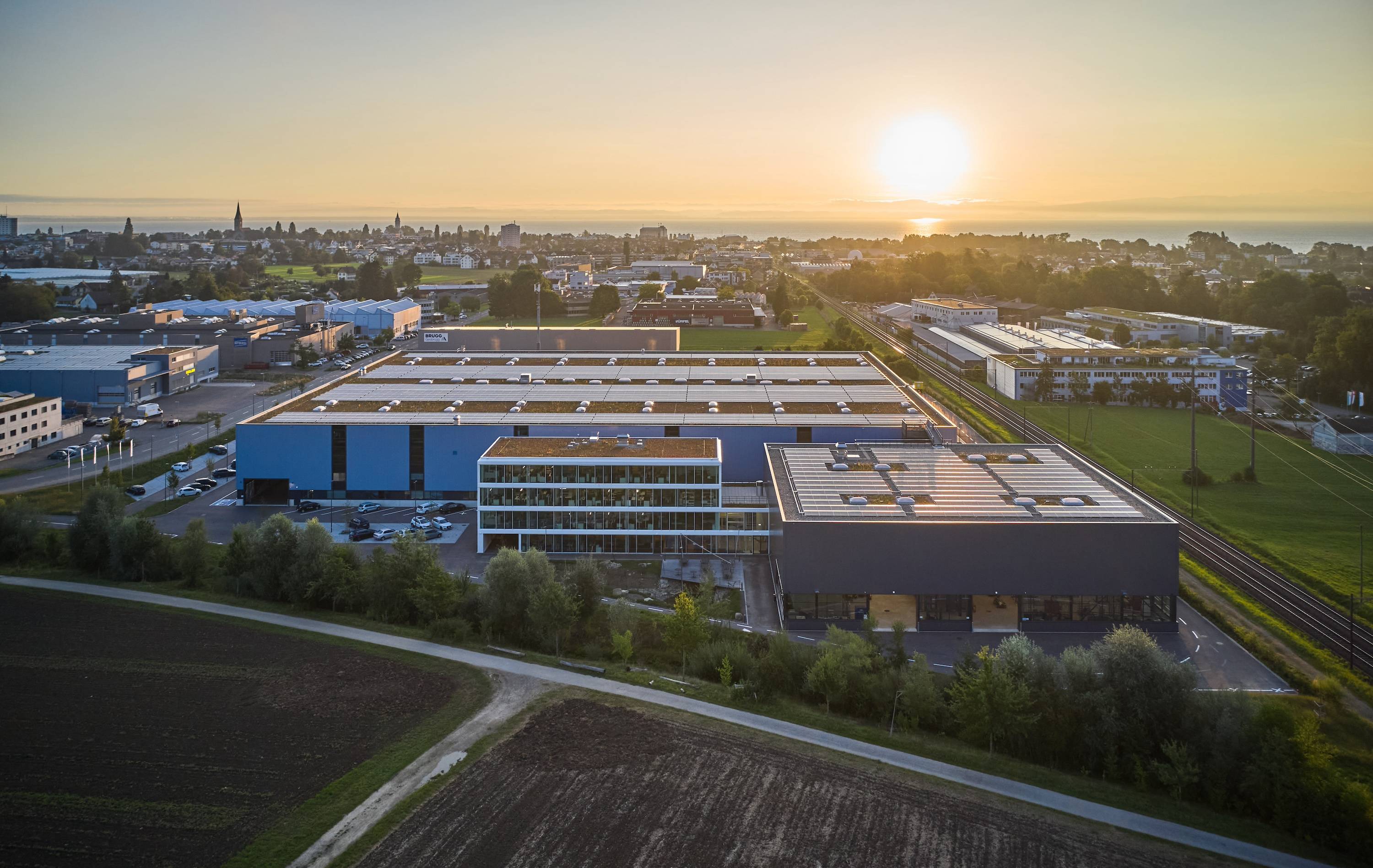 Reynaers Group investit dans la croissance durable future avec l'ouverture officielle du Forster Campus en Suisse
