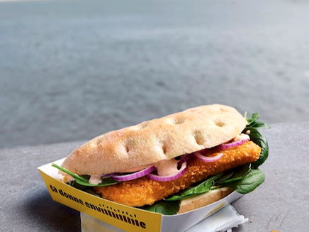 Catch of the day: Panos lanceert de Flaguette Crispy Fish mét Supersaus