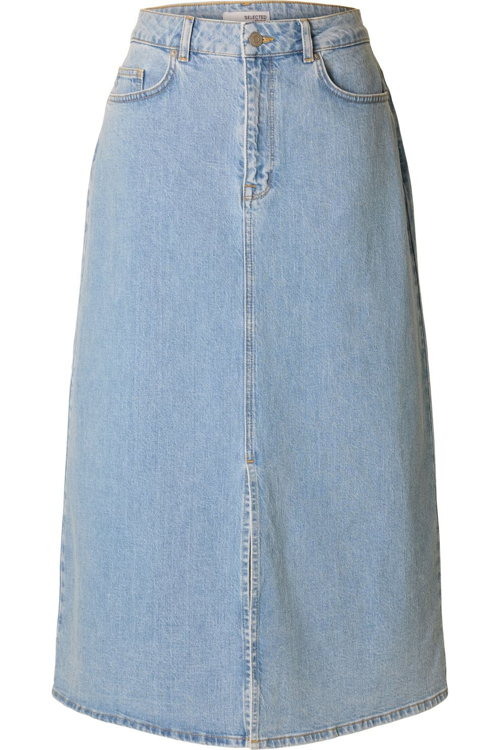 Juttu_SS25_Selected Rok Krista-Gerda Li Blu Max_light blue denim_€79,99