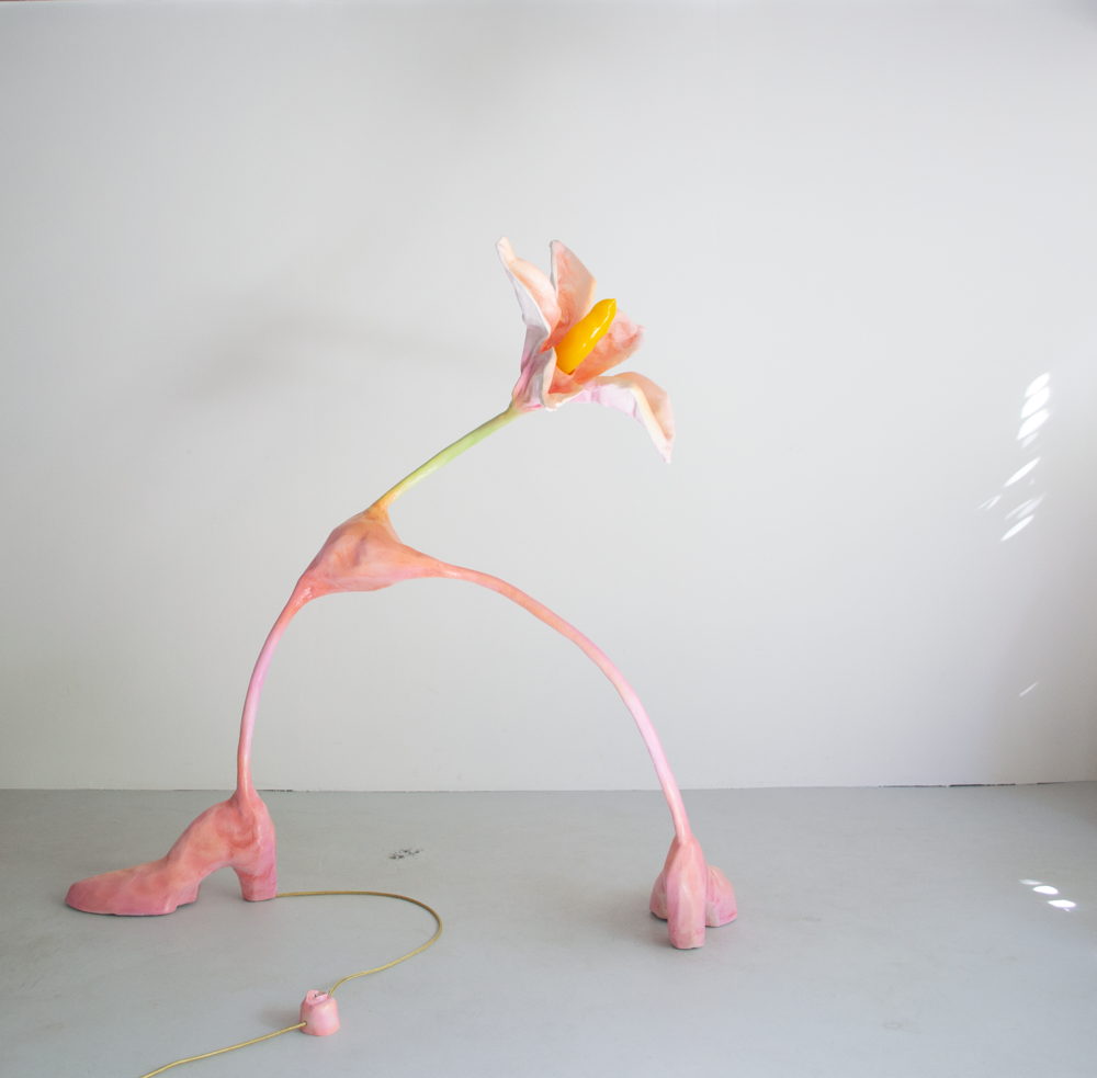 Anna Aagaard Jensen,  Shantay, 2022, Polystyreen, metaal,  glasvezel, A1, hars, 160 x 80 x 160 cm, Courtesy van de kunstenaar  en Etage Projects