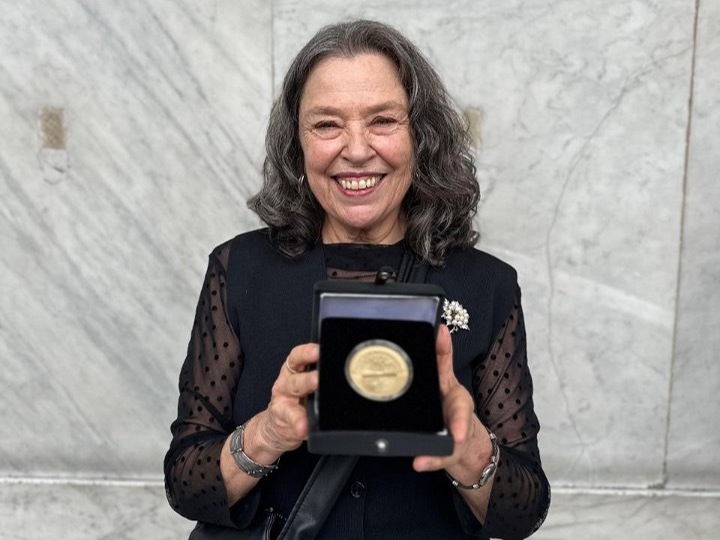 INBAL RECONOCE LA OBRA DE LA ARTISTA CONTEMPORÁNEA E INVESTIGADORA MAGALI LARA  