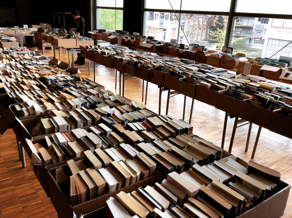 Reuze boekenverkoop in de Bib Leuven