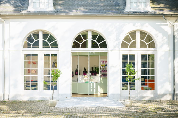 Visitor Pavilion with museum shop - Photo: Tom Cornille 