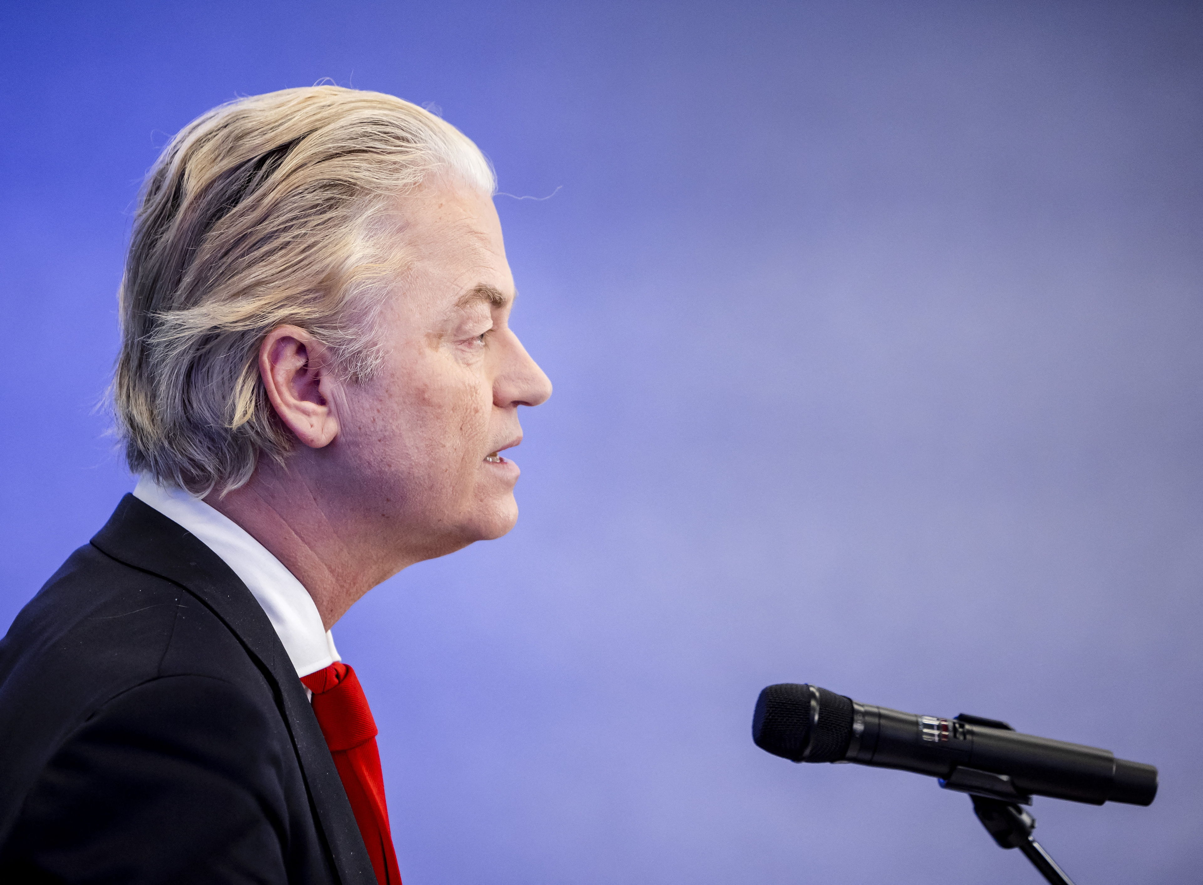 Dutch coalition agreement focuses on agriculture, security and stricter migration policy
