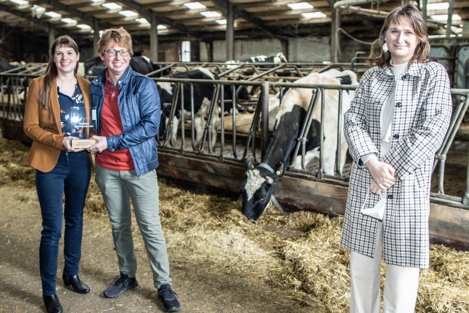 Ginny en Kris Heirbaut van Hoeveproducten Heirbaut met gedeputeerde Leentje Grillaert - copyright ID/ photo agency  - Lieven Van Assche