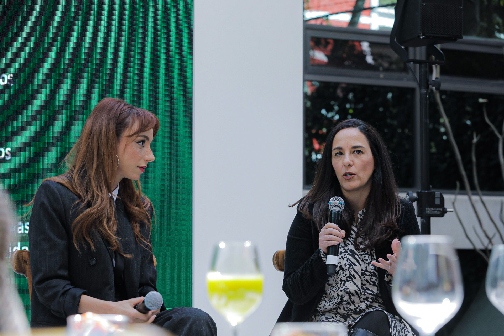 Natalia Tellez, influencer y embajadora de la marca y Paola Reynoso Cano, Gerente de Comunicación Corporativa de inDrive.