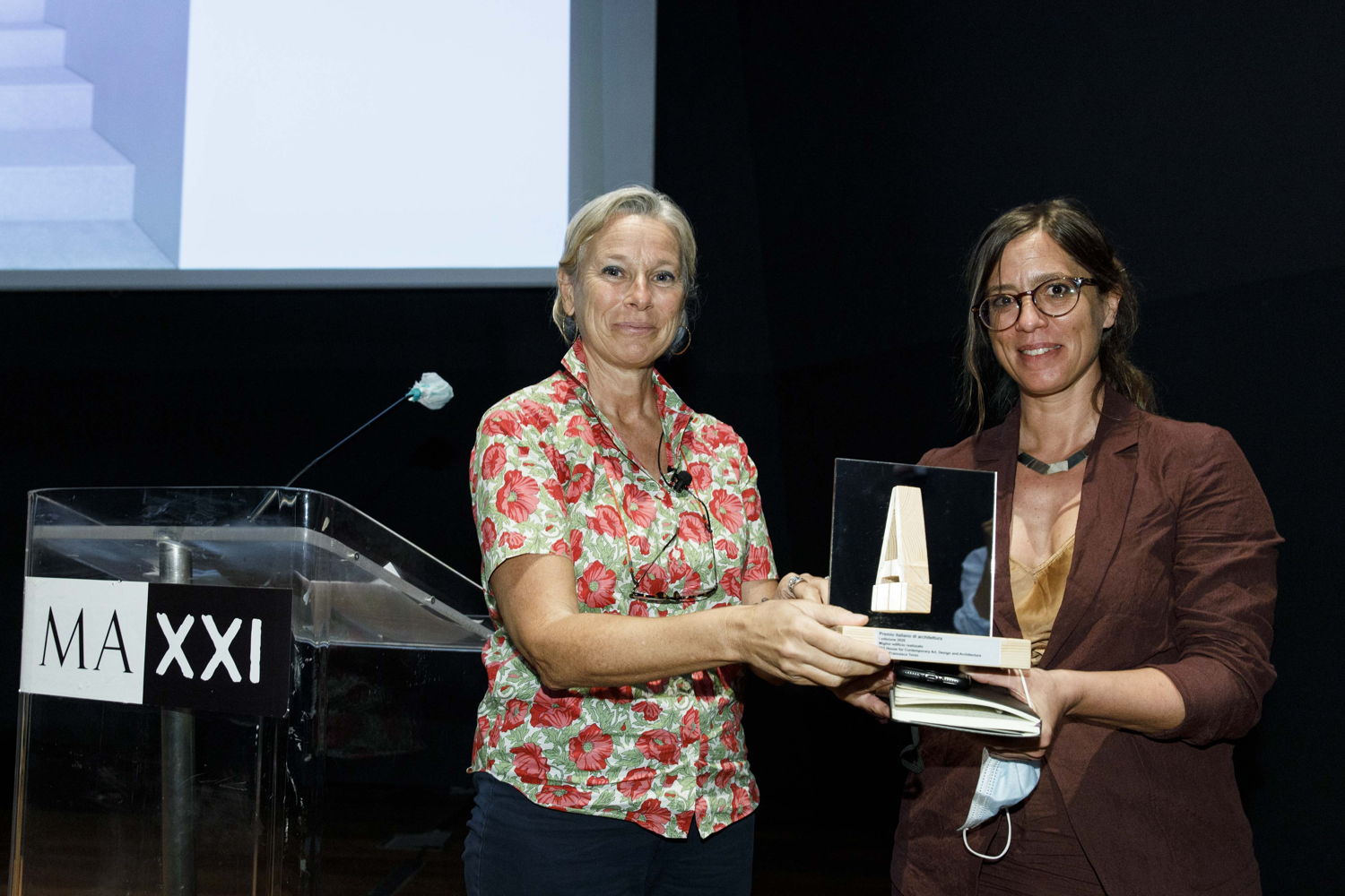 © MAXXI & Triennale, Premio Architettura, 
Giovanna Melandri (links) & Francesca Torzo (rechts)