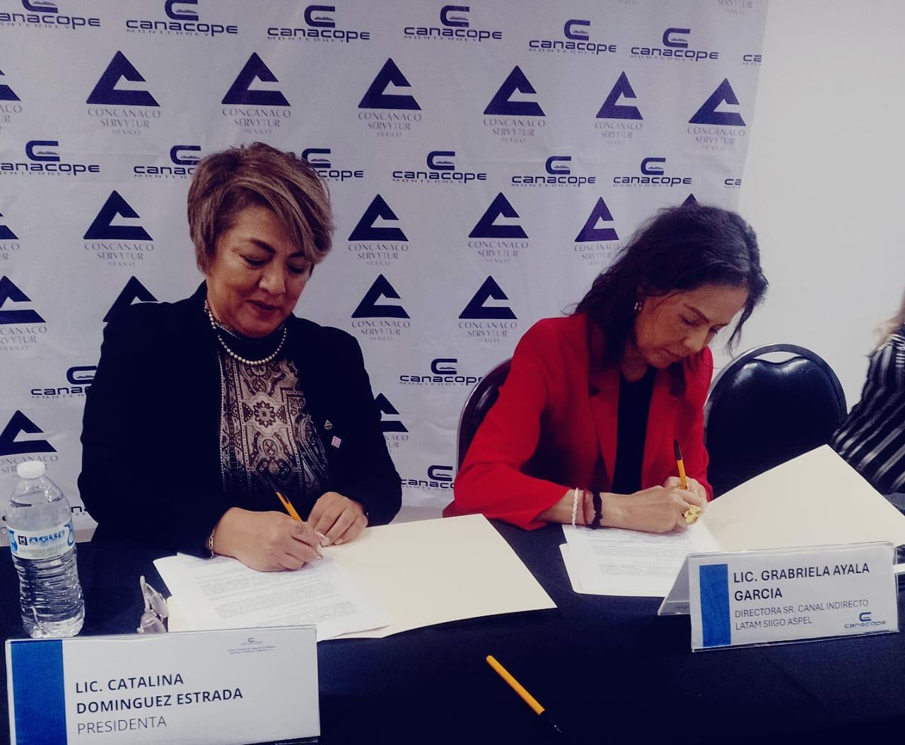Gabriela Ayala García, directora senior de Canal Indirecto Latam en Siigo Aspel. Catalina Domínguez Estrada presidenta de Canacope Monterrey Gabriela Ayala García, directora senior de Canal Indirecto Latam en Siigo Aspel. Catalina Domínguez Estrada presidenta de Canacope Monterrey