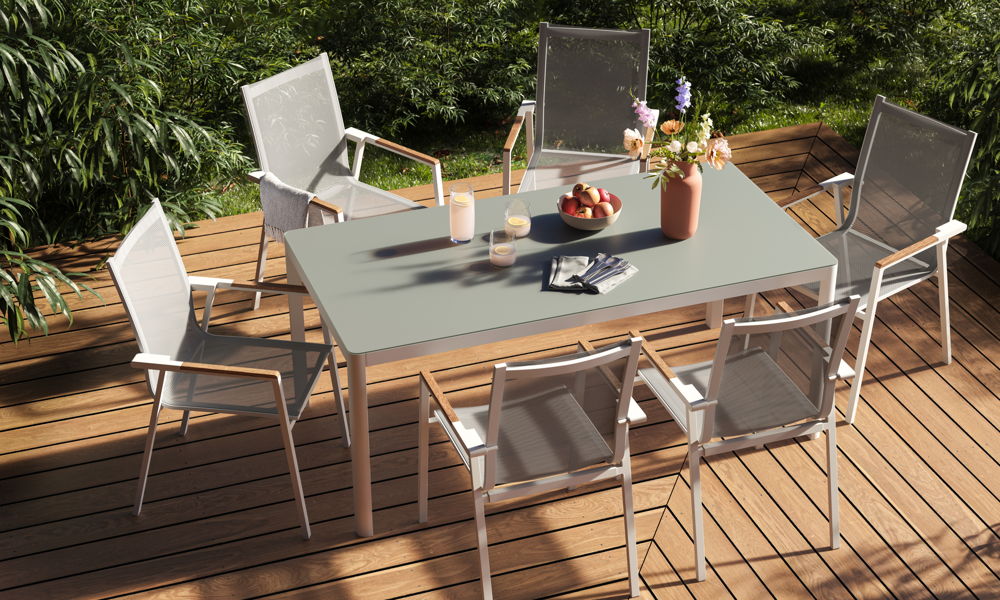 EQ3 - Cape Outdoor Dining Chairs and Table