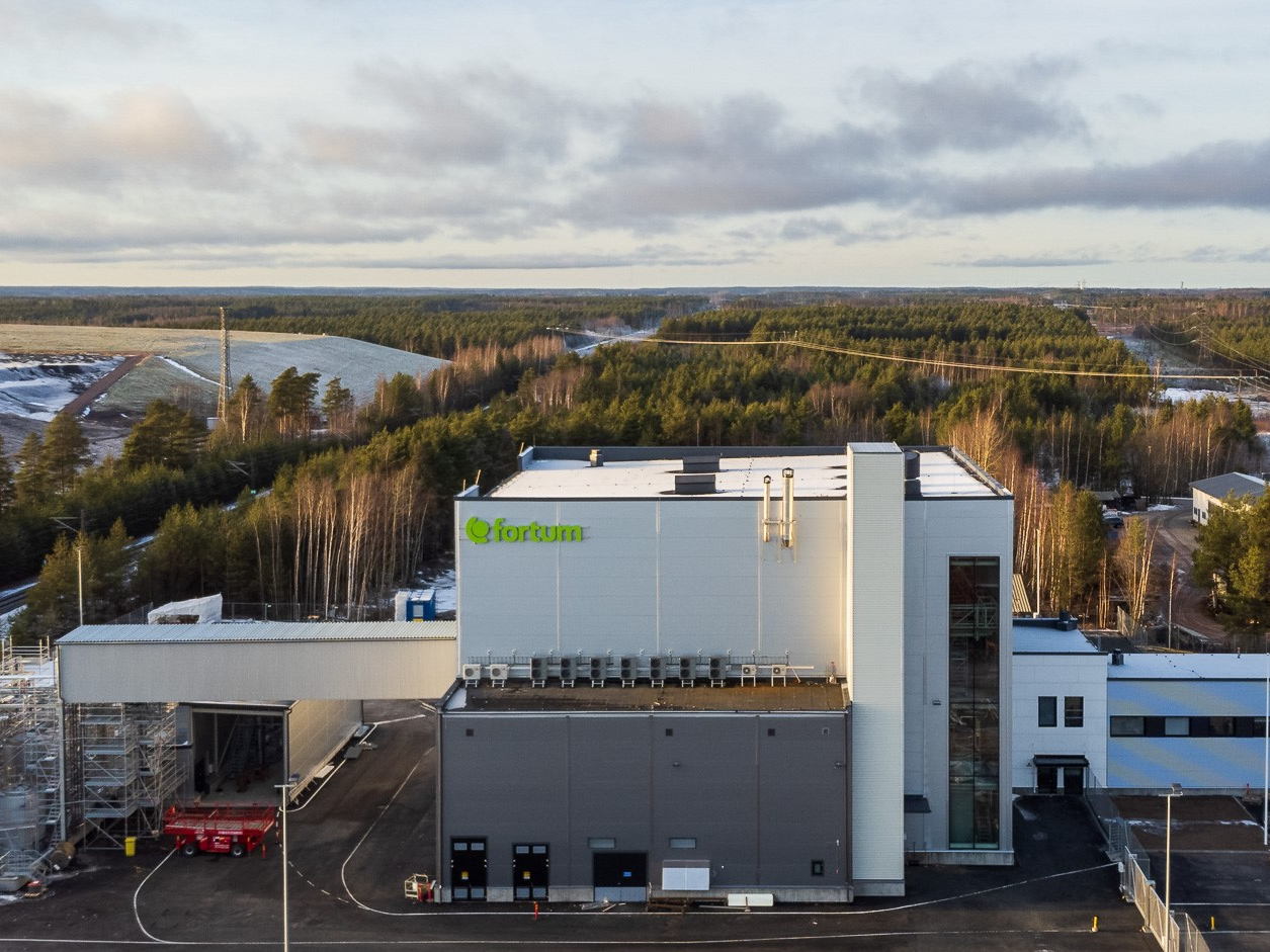Fortum eröffnet Europas größte hydrometallurgische Batterierecycling-Anlage in Finnland