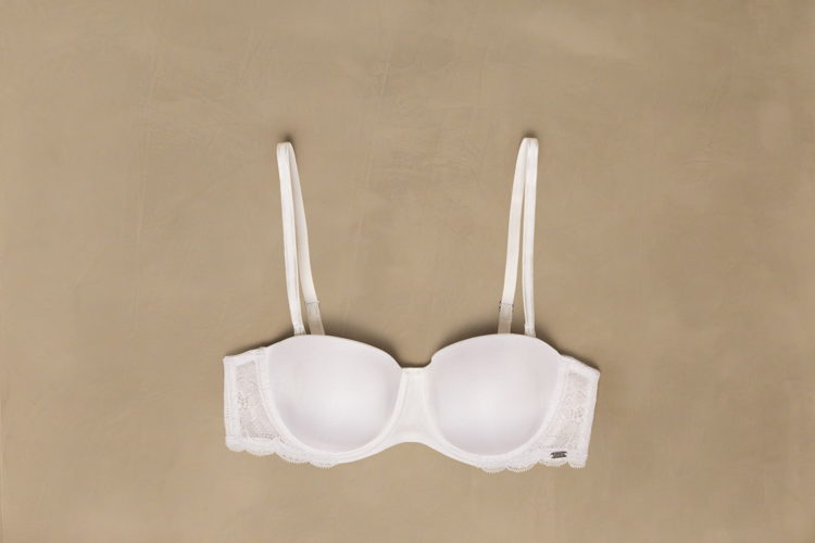 Hunkemöller_SS24_M24_Q2_012_SIGNATURES_HKM_Flatlay_Angie_Balcony_#0193_FINAL