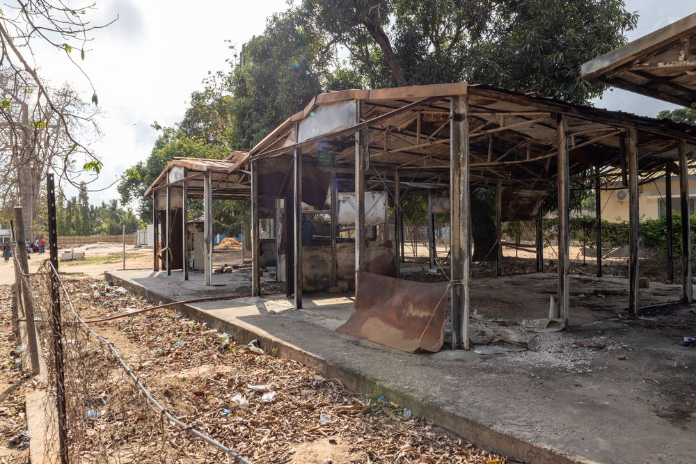 Part of the old hospital building of the town of Mocímboa da Praia, in northern Mozambique, was destroyed after the attack to the city in 2017. Location: Mozambique| Date: 16/10/2024 | Photographer: Marilia Gurgel