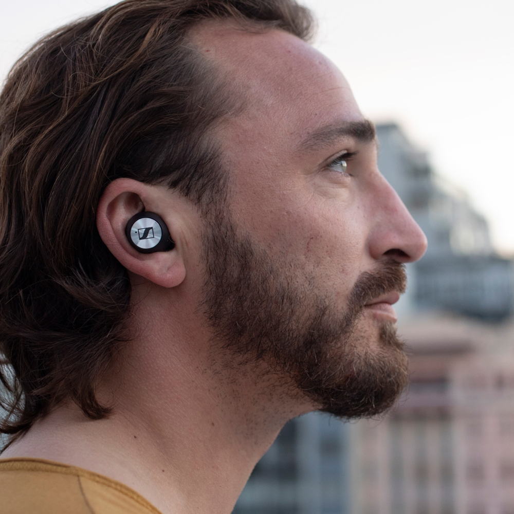 MOMENTUM True Wireless