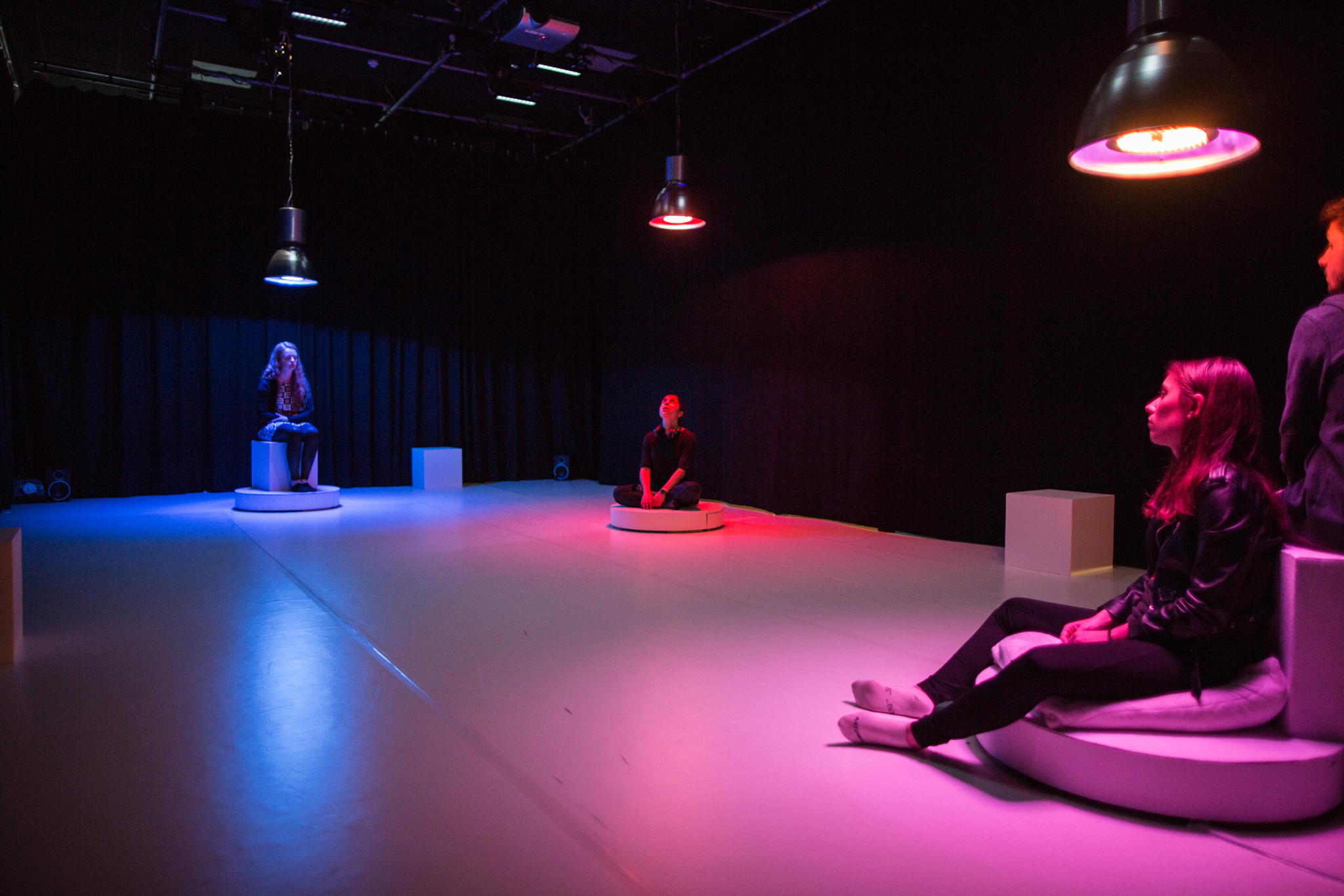 Sensory Showers - Vinny Jones (Senses Working Overtime) © Herre Vermeer