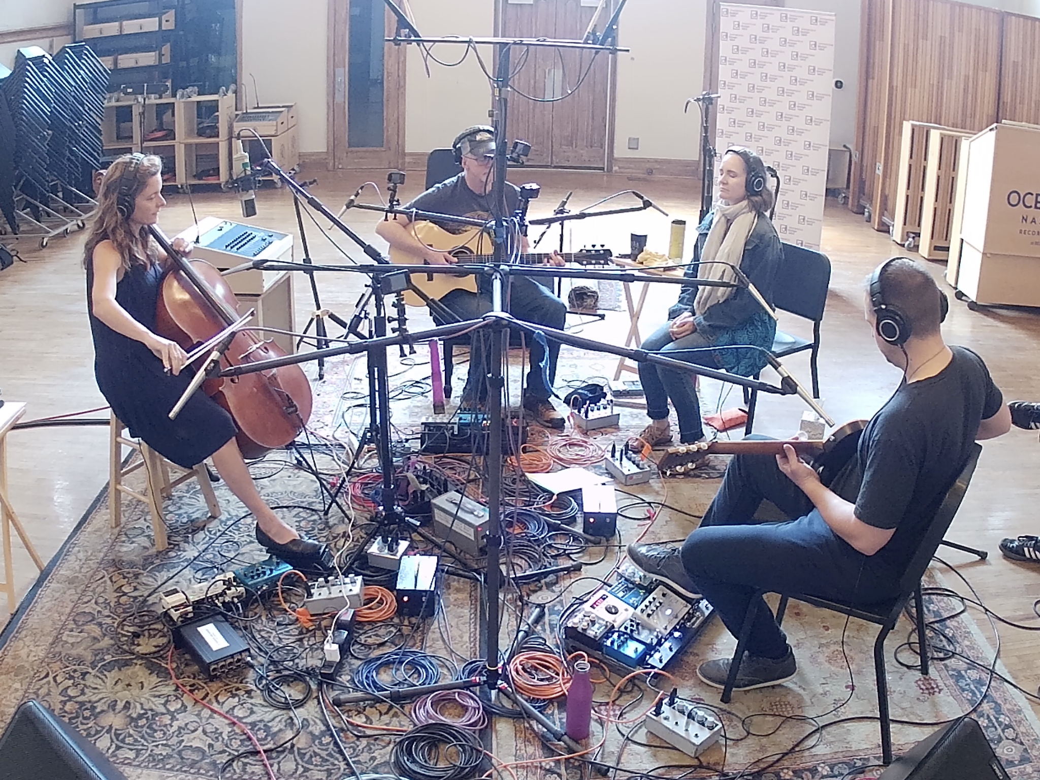 Singer-Songwriter Willy Porter Releases Humans in a Room: A “Live-to-Immersive” Album Captured with the IDL 7.0.4 Array