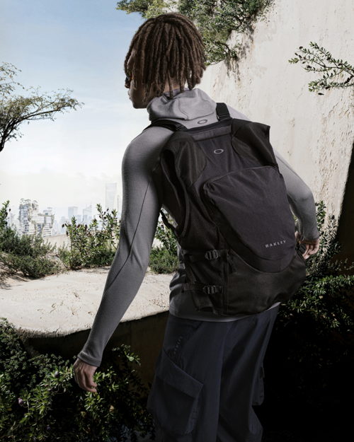 OAKLEY BORN TO REWILD - LATITUDE FLEX VEST (1)