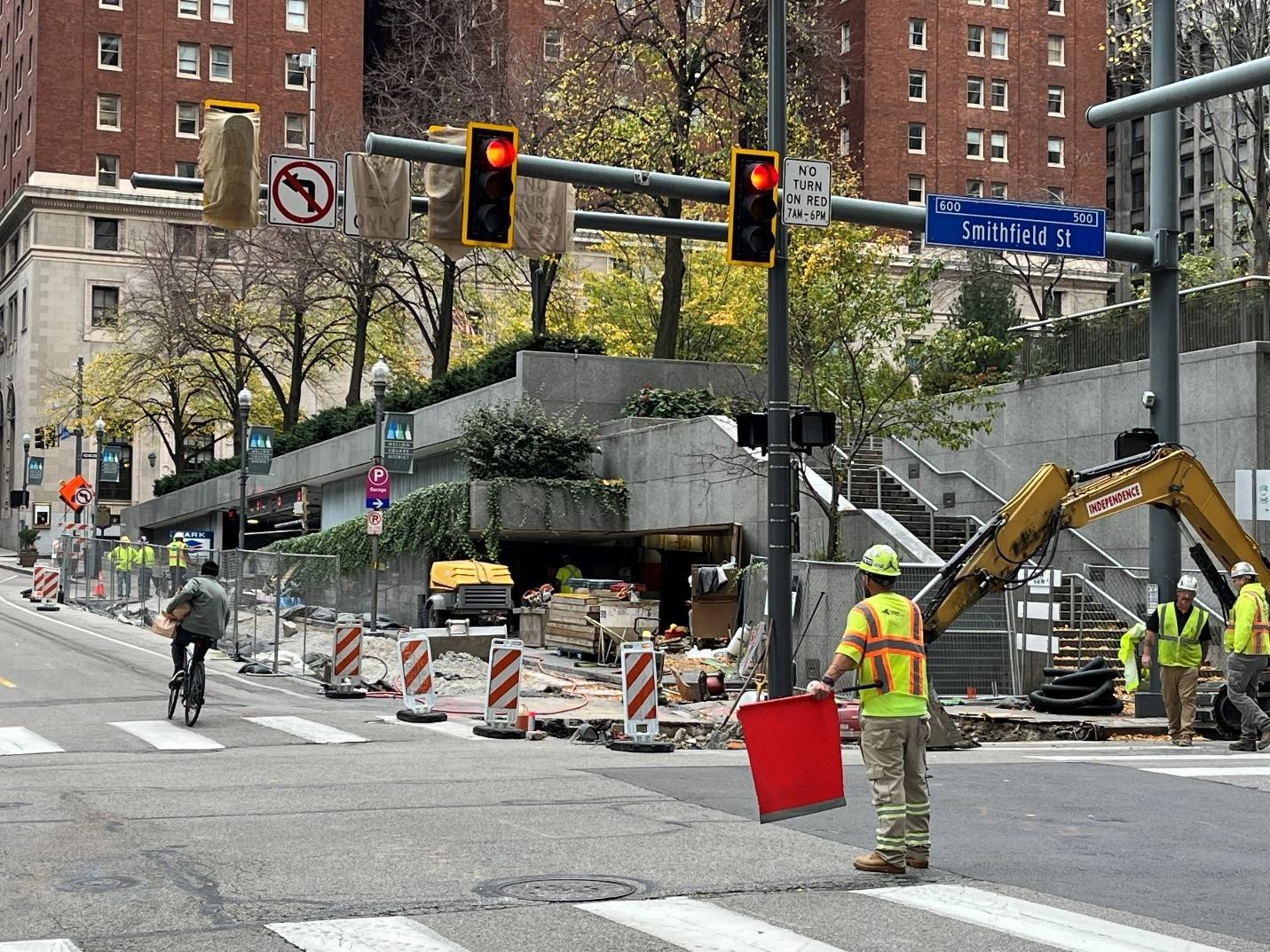 Work zone at Sixth Avenue and Smithfield Street Work zone at Sixth Avenue and Smithfield Street