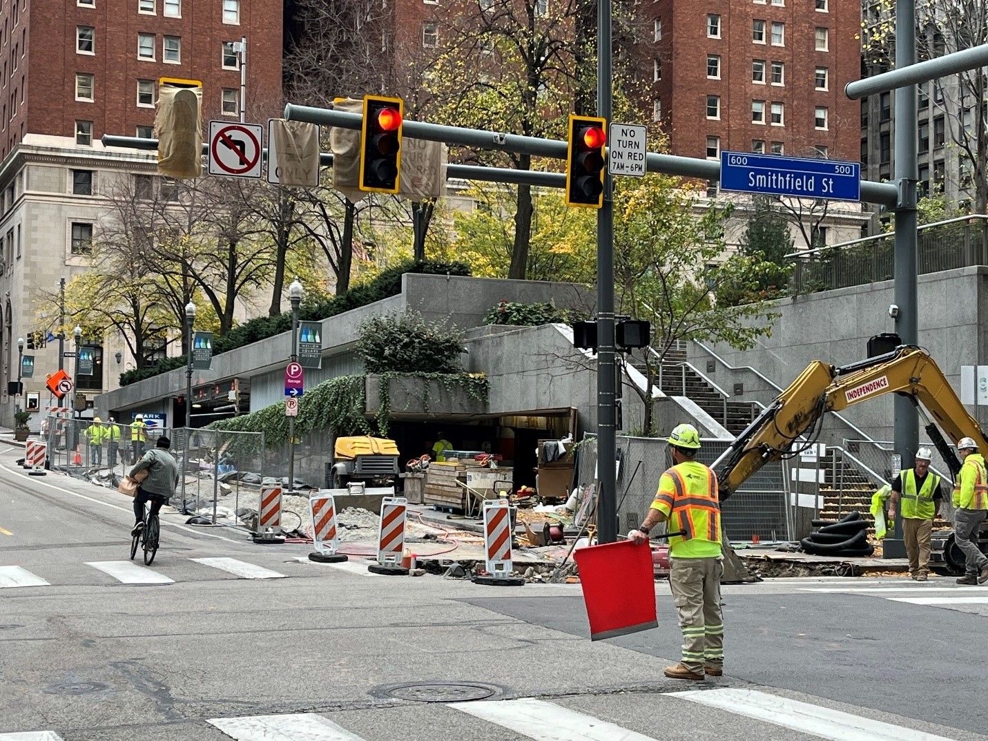 Work zone at Sixth Avenue and Smithfield Street