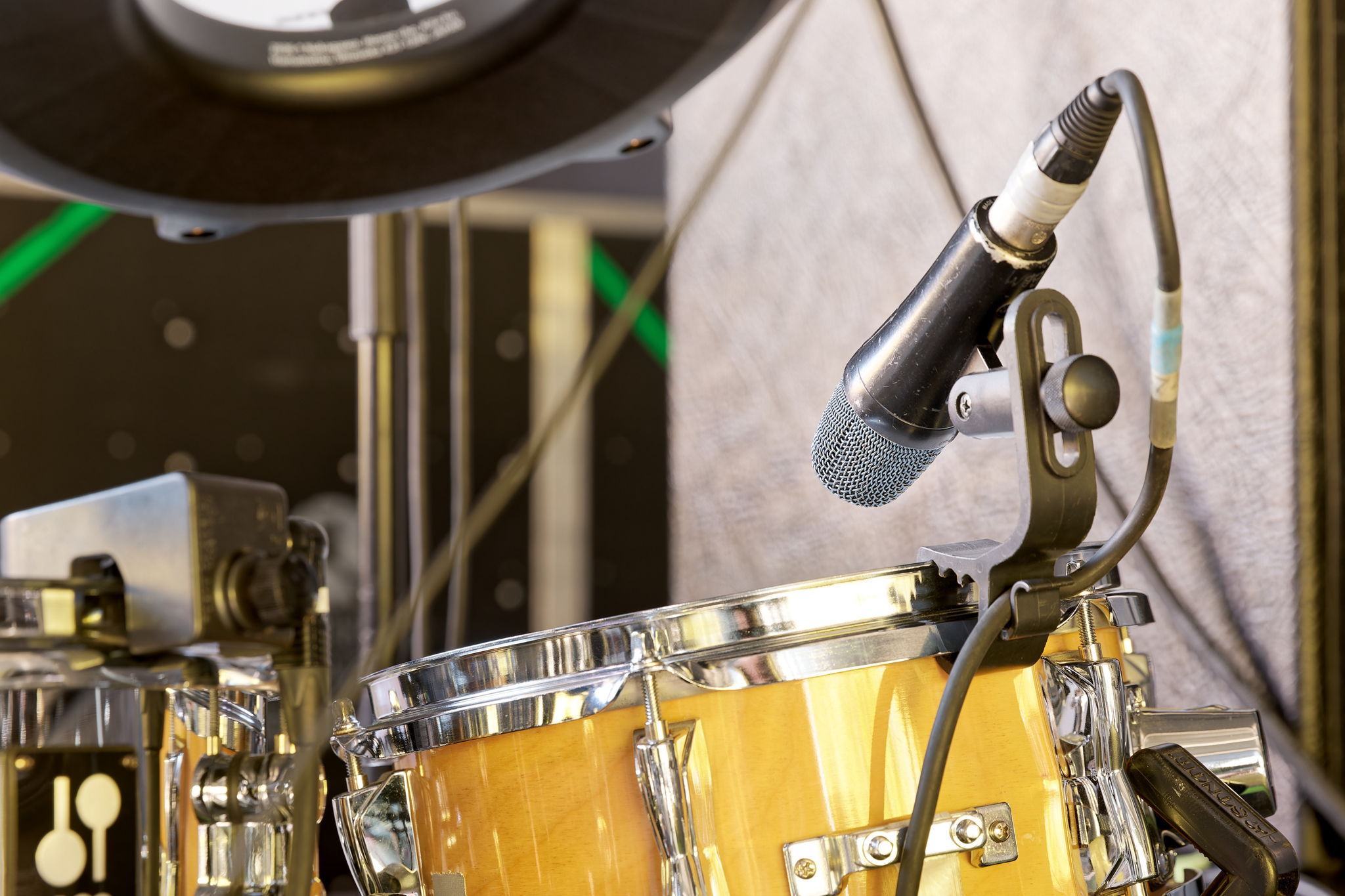 Das Sennheiser e 905 ist immer noch ein beliebtes Mikrofon für die Snare