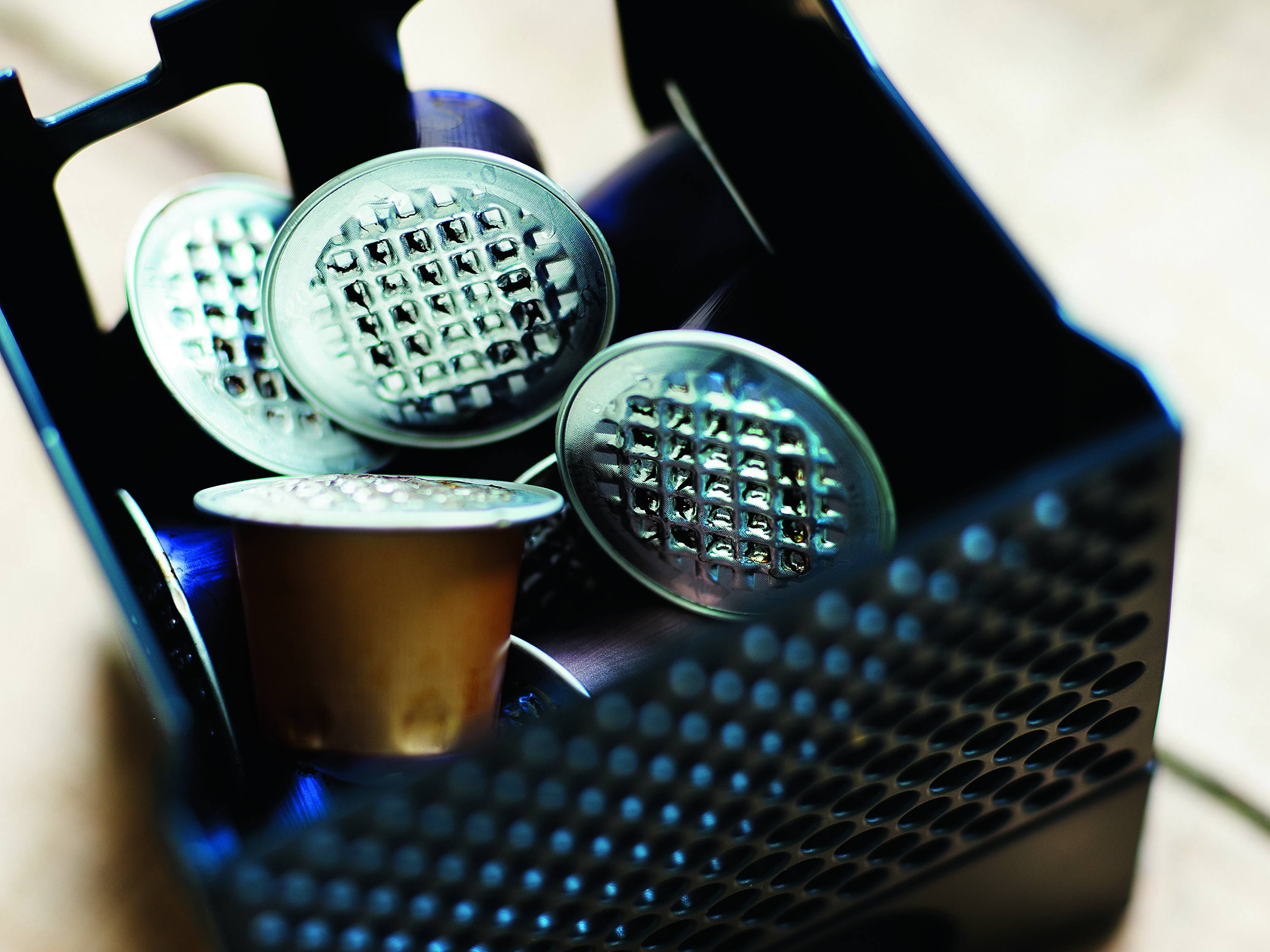 Belgische consumenten wensen hun Nespresso capsules te kunnen recycleren in de blauwe PMD zak(*)