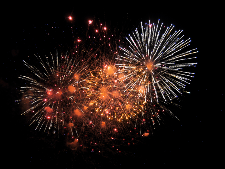 fireworks-1880045.jpg