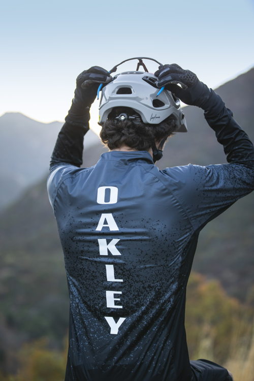 OAKLEY MTB COLLECTION - LIFESTYLE IMAGE (6)