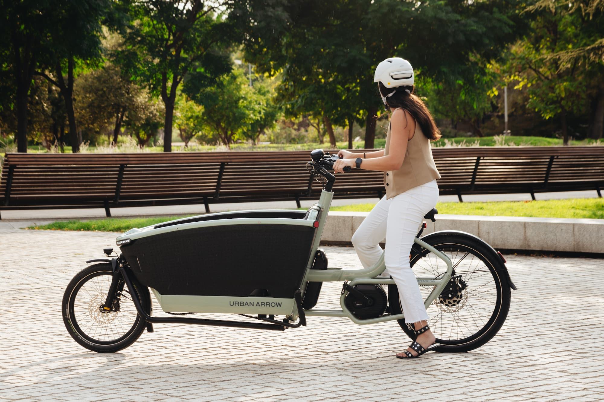 For the Mums Who Move Cities: Urban Arrow Joins UNIT 1 to Launch the NEON Smart Helmet