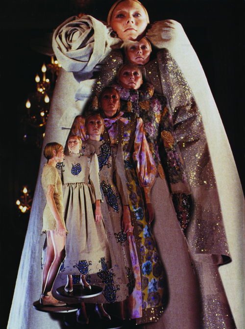 Viktor & Rolf, ‘Russian Doll’ collectie, herfst-winter 1999-00, © Foto: Bardo Fabiani