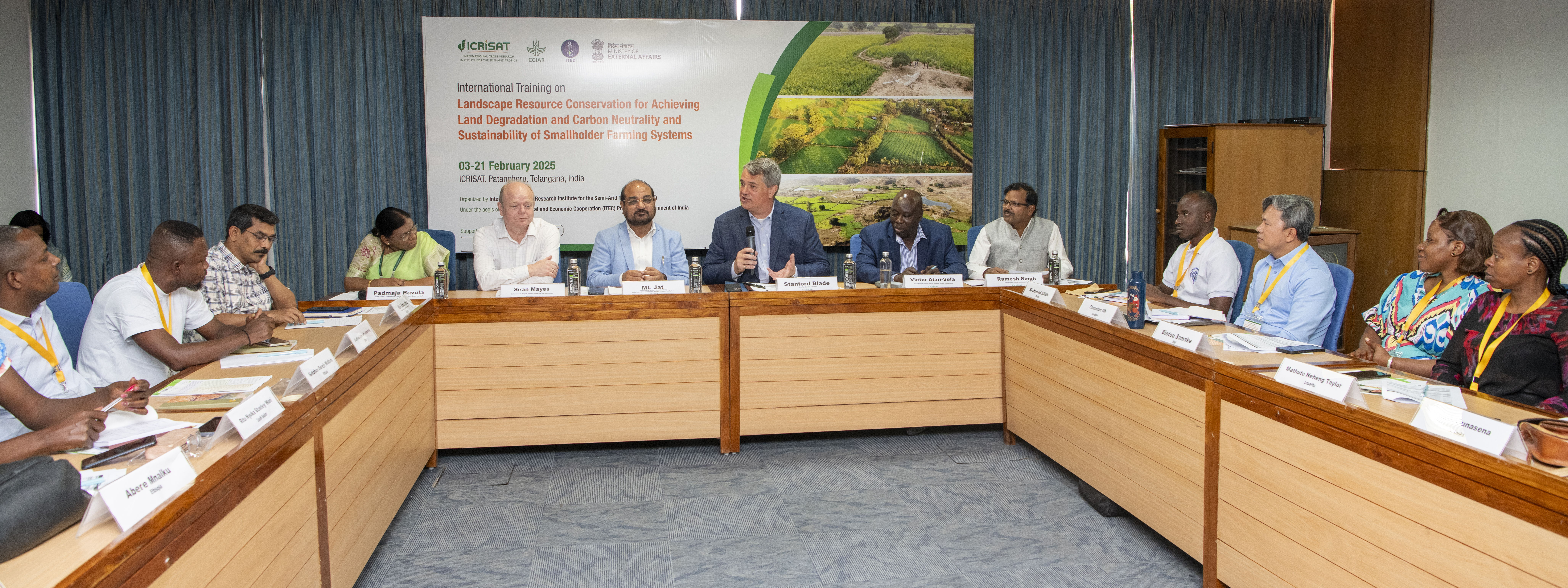 Dr Stanford Blade, ICRISAT Director General-Interim, addresses participants at the inaugural session.