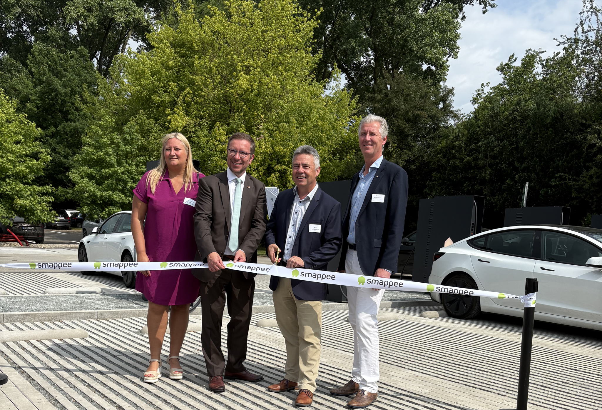 Smappee Smartstop inaugure la plus grande station de recharge rapide de conception belge en Wallonie