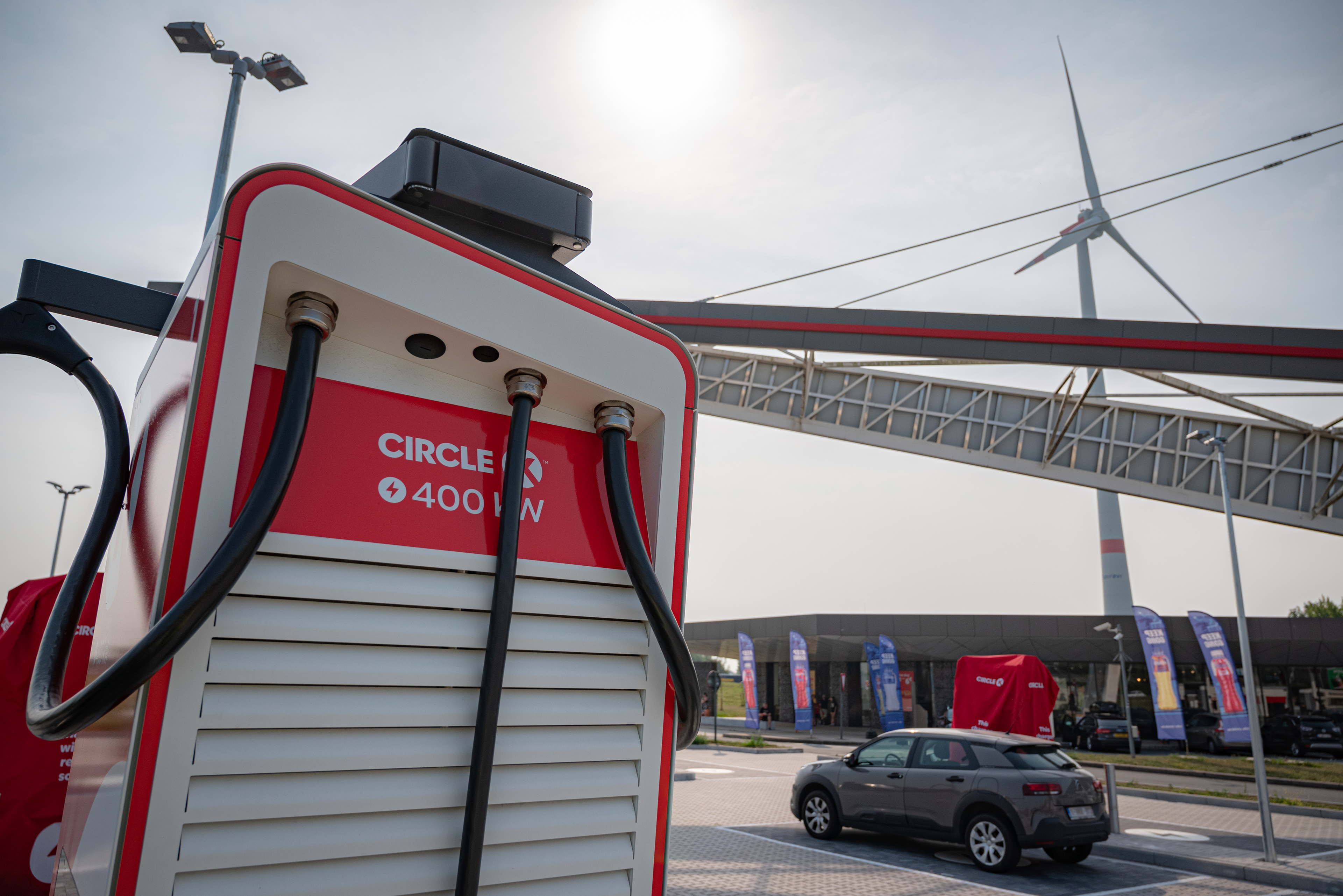 Fluvius strengthens electricity grid for additional fast chargers along E17 in Kalken