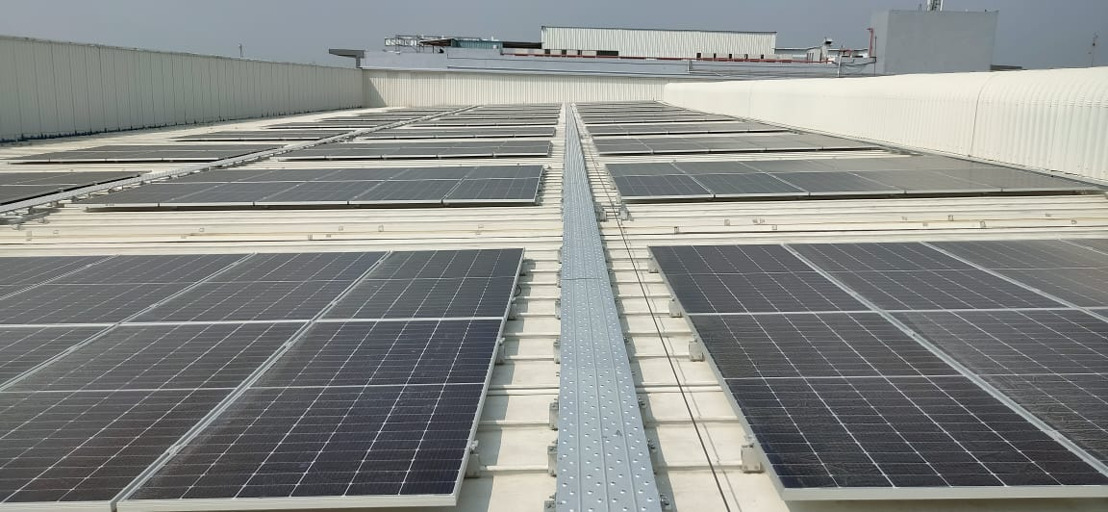 dormakaba betreibt seine Produktionsstätte in Indien mit Solarenergie